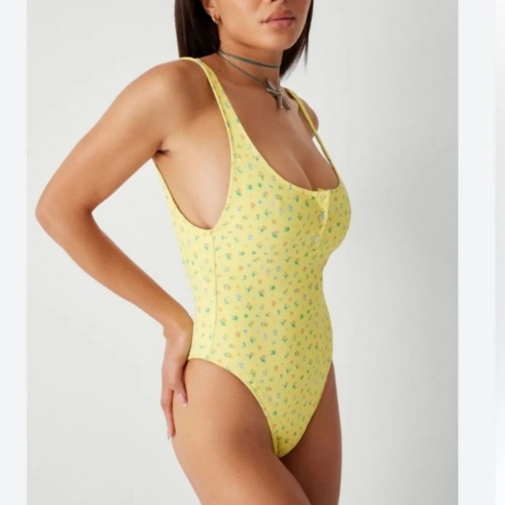 New!Frankies Bikinis x Pamela Anderson One Piece Swimsuit‎